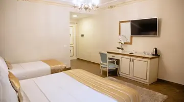 Empire Hotel