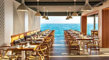 ENORME AMMOS BEACH RESORT