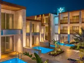 ENORME AMMOS BEACH RESORT