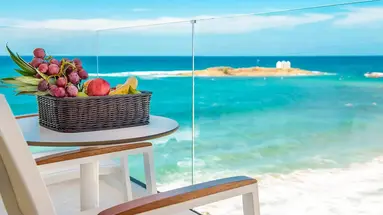 ENORME AMMOS BEACH RESORT
