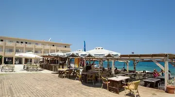ENORME AMMOS BEACH RESORT