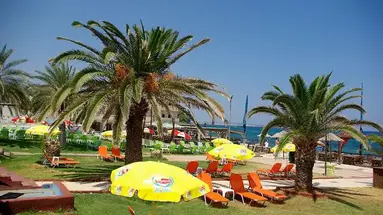 ENORME AMMOS BEACH RESORT