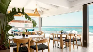 Enorme Infinity Beach