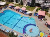 Enorme Maya Beach Hotel