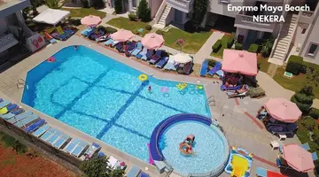 Enorme Maya Beach Hotel
