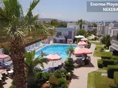 Enorme Maya Beach Hotel