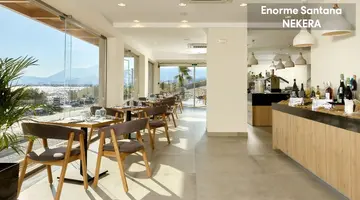 Enorme Santanna Beach Resort