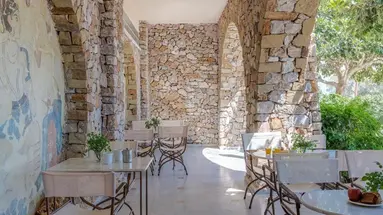 EPAVLIS HOTEL