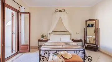 EPAVLIS HOTEL
