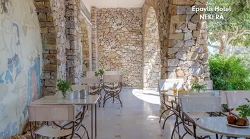 Epavlis Hotel