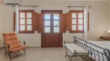 Epavlis Santorini