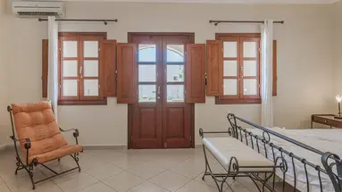 Epavlis Santorini