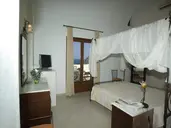 EPAVLIS SANTORINI