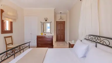 Epavlis Santorini