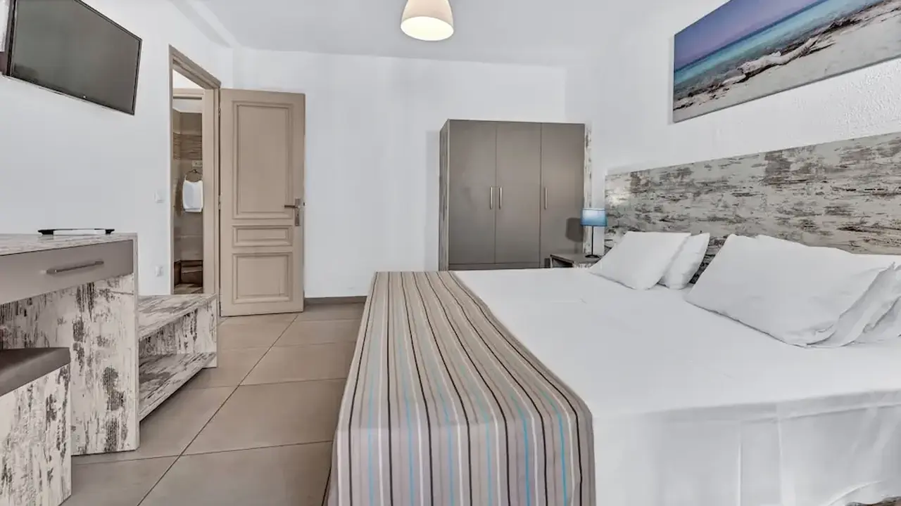 Erato Hotel