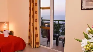 Eri Beach & Village