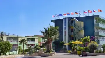 Eri Beach & Village