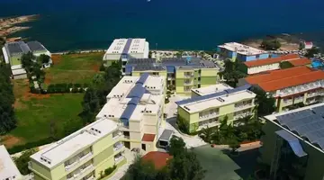 Eri Beach & Village