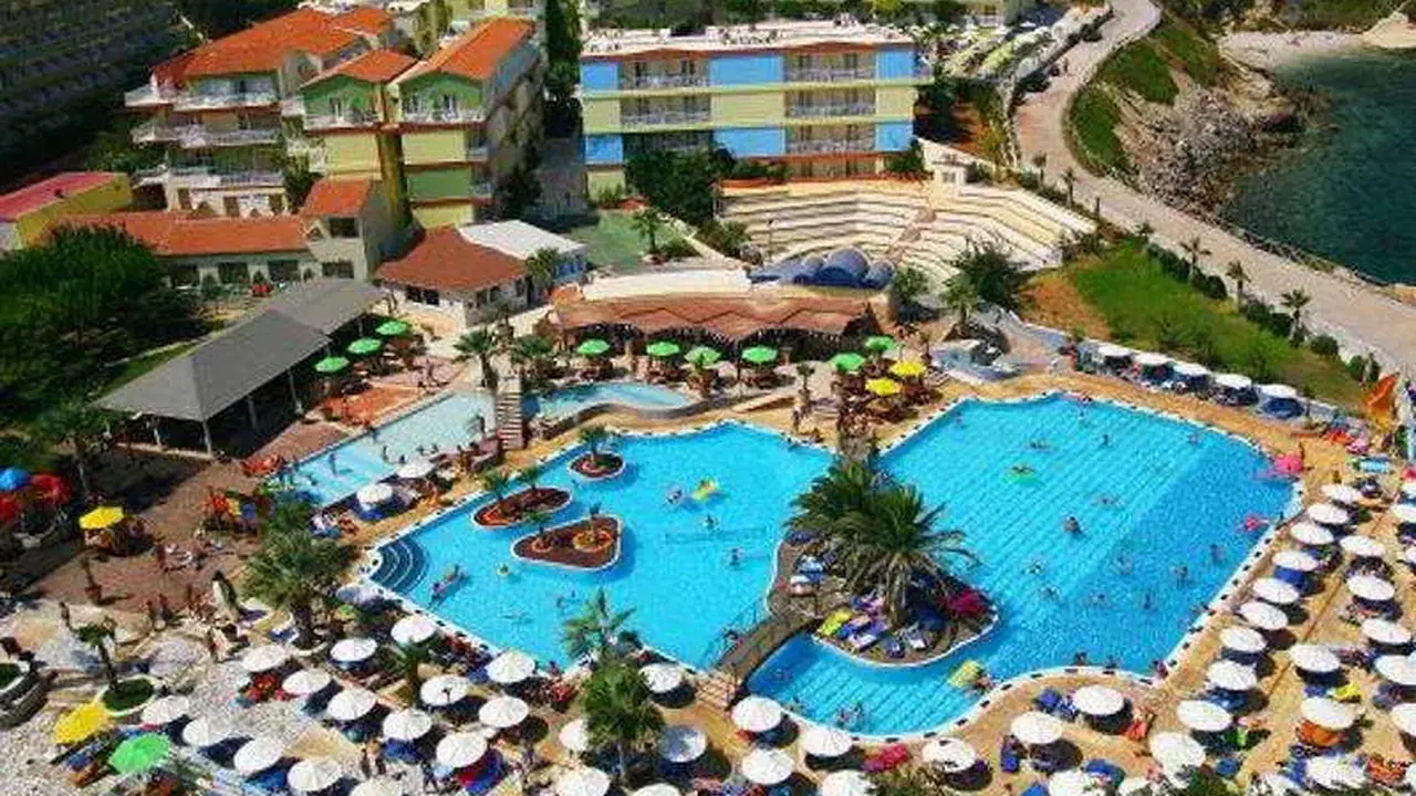 Eri Beach & Village