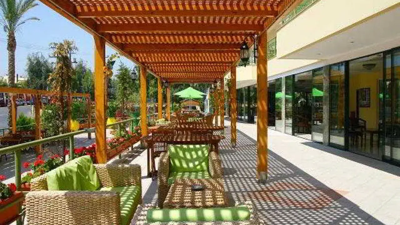 Eri Beach & Village