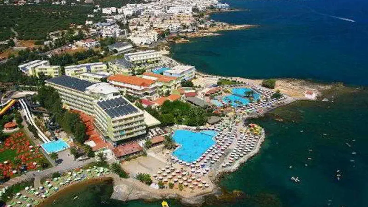 Eri Beach & Village