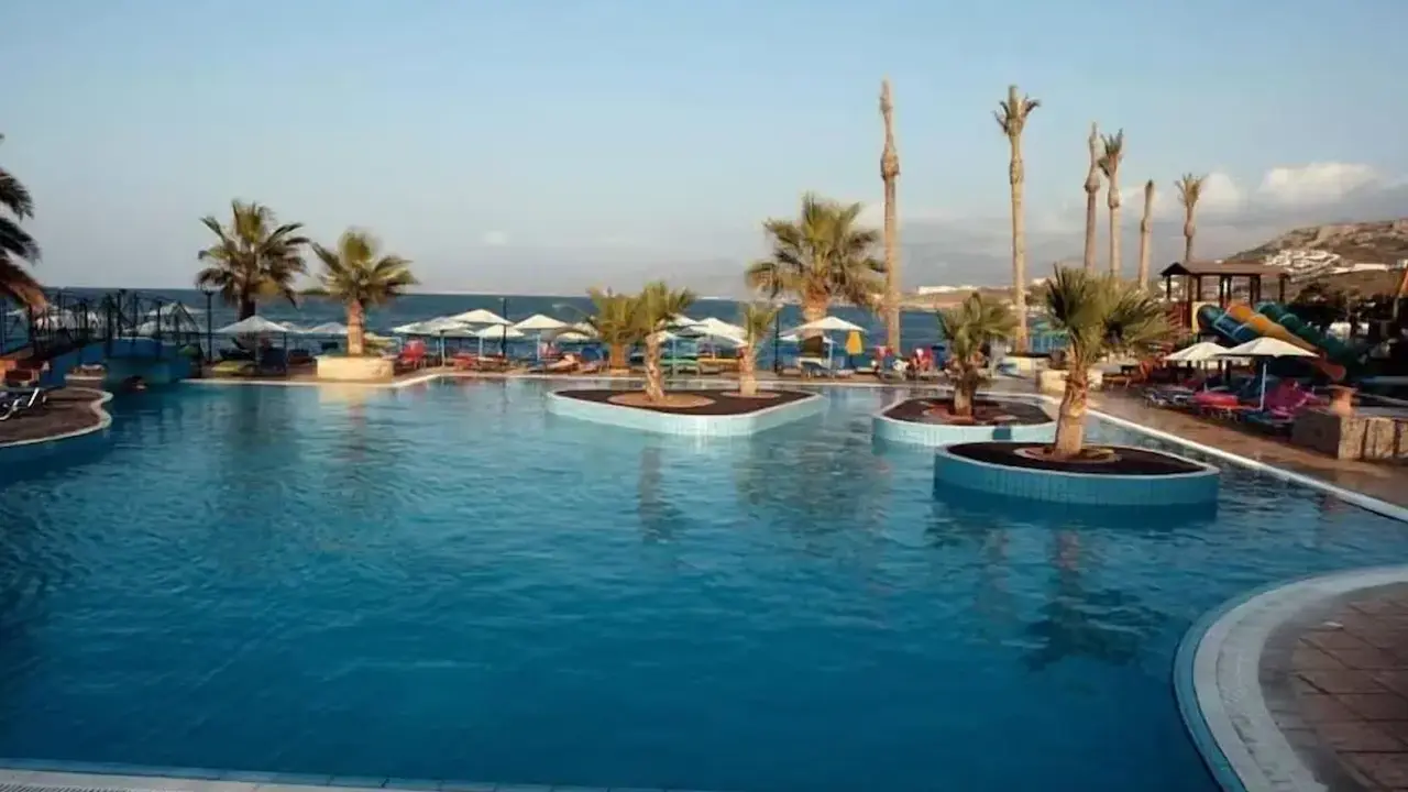 Eri Beach & Village