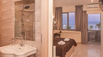 Eri Beach & Village