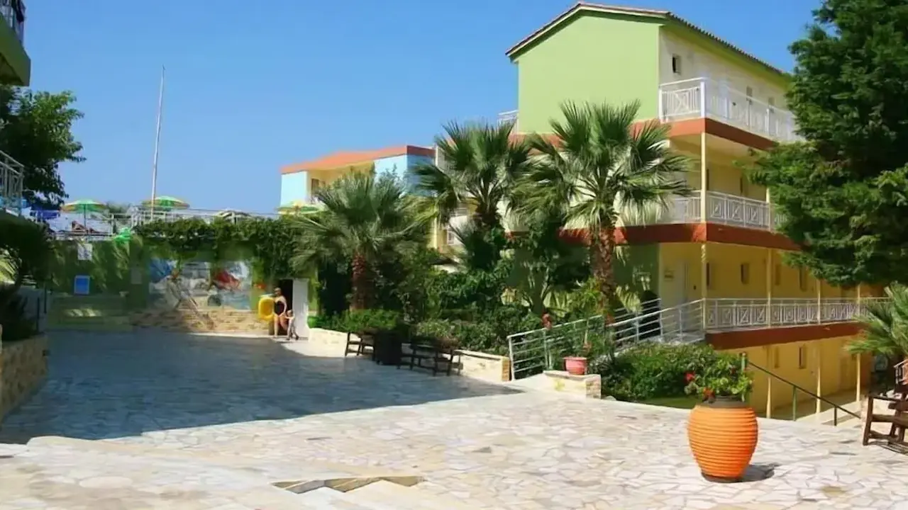 Eri Beach & Village