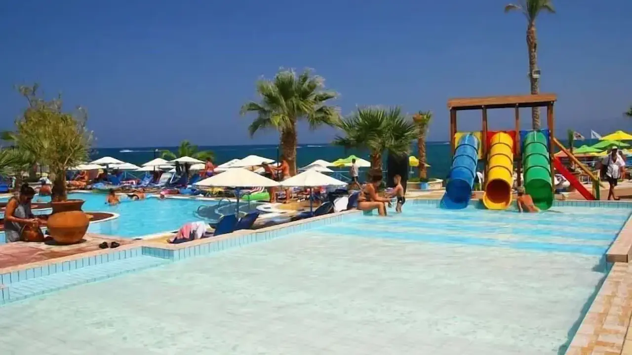 Eri Beach & Village