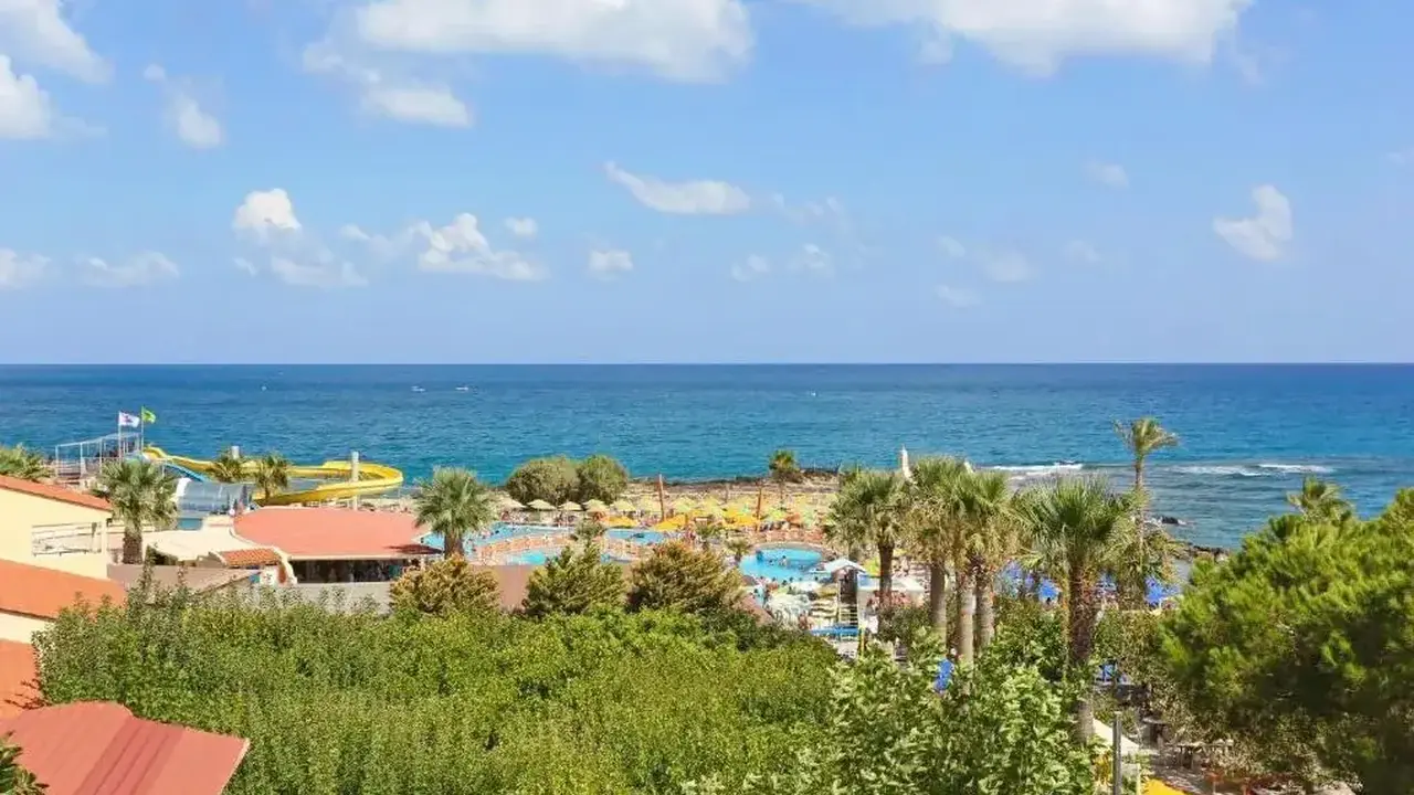 Eri Beach & Village