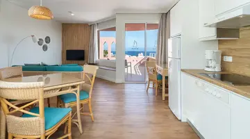 Esmeralda Maris by Livvo Hotel
