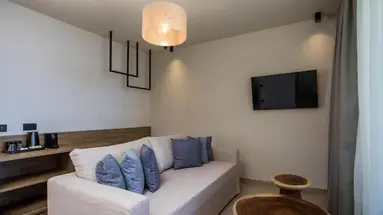 Este Elegant Suites & Villas