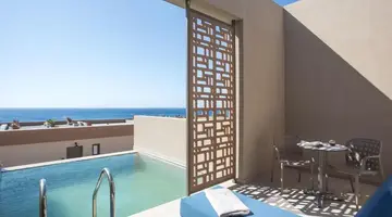 Este Elegant Suites & Villas