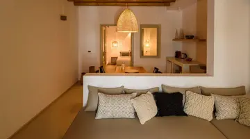 Este Luxury Suites
