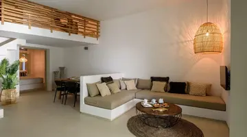 Este Luxury Suites