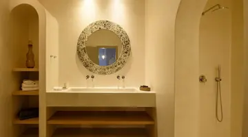 Este Luxury Suites