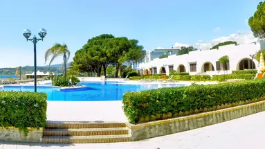 Estella Club