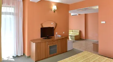 Estreya Palace and Residence
