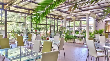 Estreya Palace and Residence