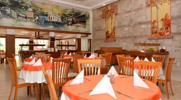 Estreya Palace and Residence