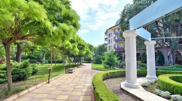 Estreya Palace and Residence
