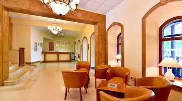 Estreya Palace and Residence