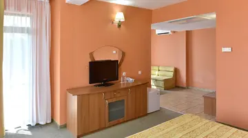 Estreya Palace and Residence