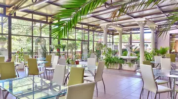 Estreya Palace and Residence