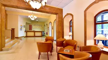 Estreya Palace and Residence