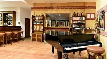 Estreya Palace