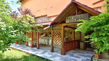 Estreya Palace