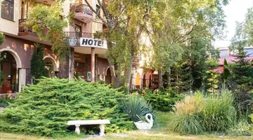 Estreya Palace