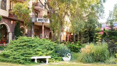 Estreya Palace
