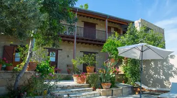 Eveleos Country House